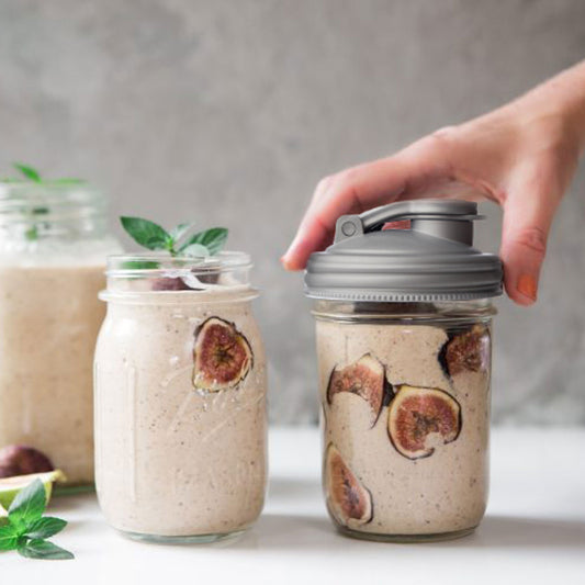 Fall Fig and Cinnamon Smoothie Recipe in a Mason Jar