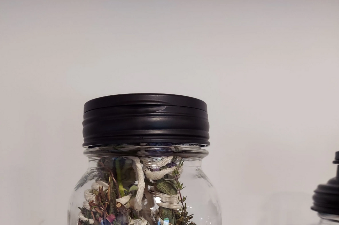 Herb Bundles (Bouquet Garni): A Simple Way to Preserve Fresh Herbs