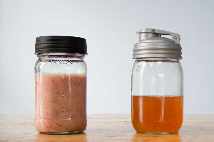 Ginger Strawberry Kombucha Smoothie